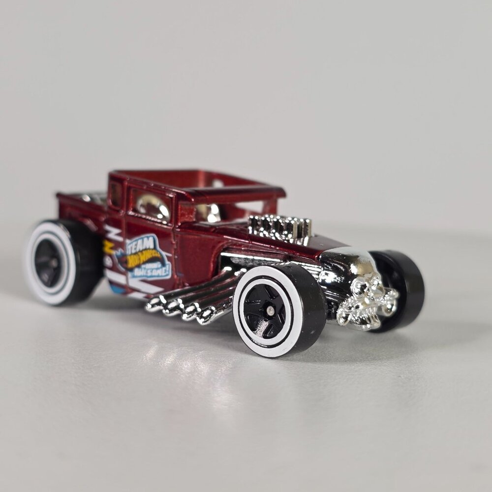 2005 Hot Wheels Bone Shaker Red Die-Cast Car With Skull Grill & Chrome Details
